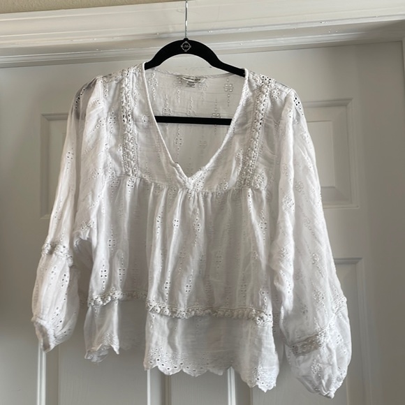 American Eagle Outfitters Tops - American Eagle Eyelet Top Small